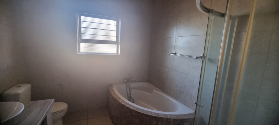 4 Bedroom Property for Sale in Country Club Western Cape